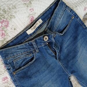 High Rise Blue Jeans with Whiskering Effect
